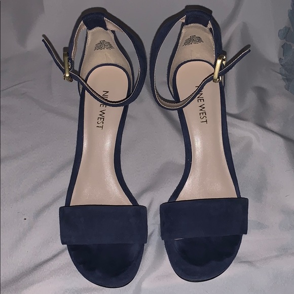 Nine West dark blue heel size 6 1/2 - Picture 2 of 5